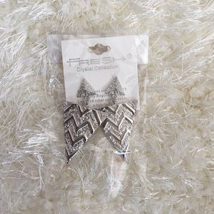 Beautiful earrings color silver